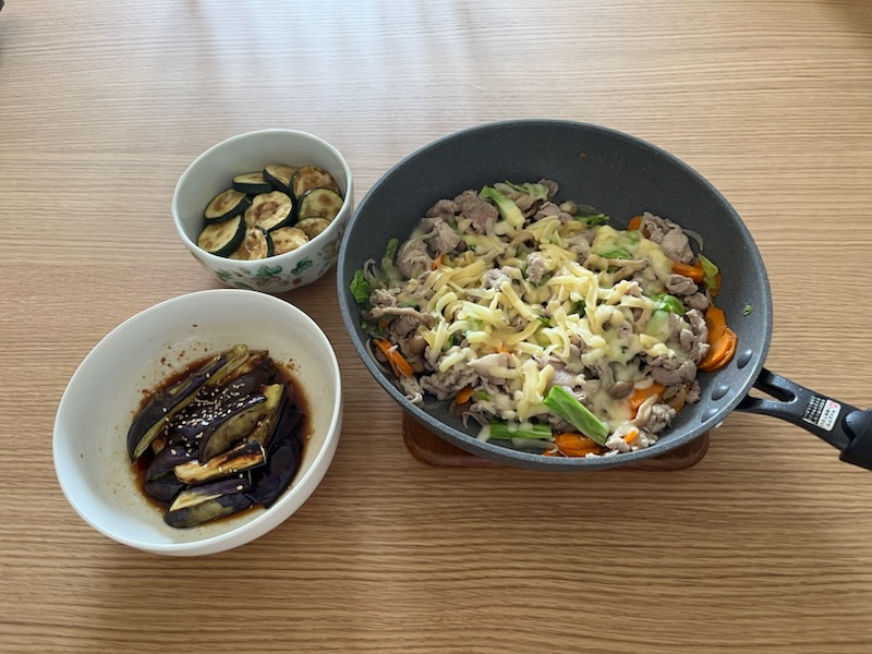 よだれ茄子、ズッキーニの焼き浸し、豚肉と野菜のチーズ焼き