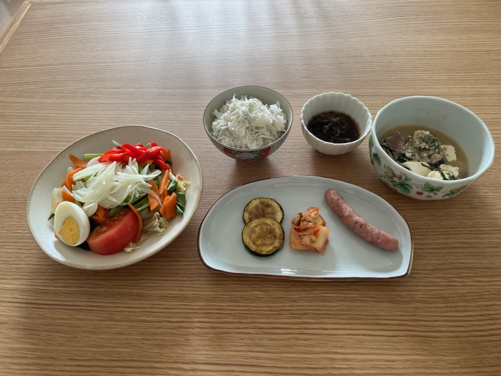 小皿に盛った私の昼ご飯