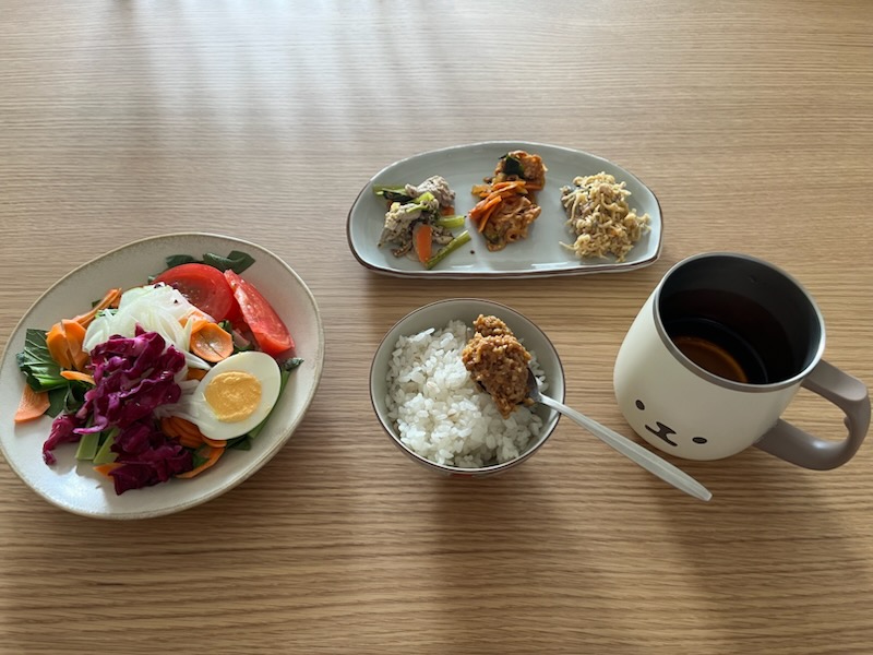 小皿に盛った私の昼ご飯