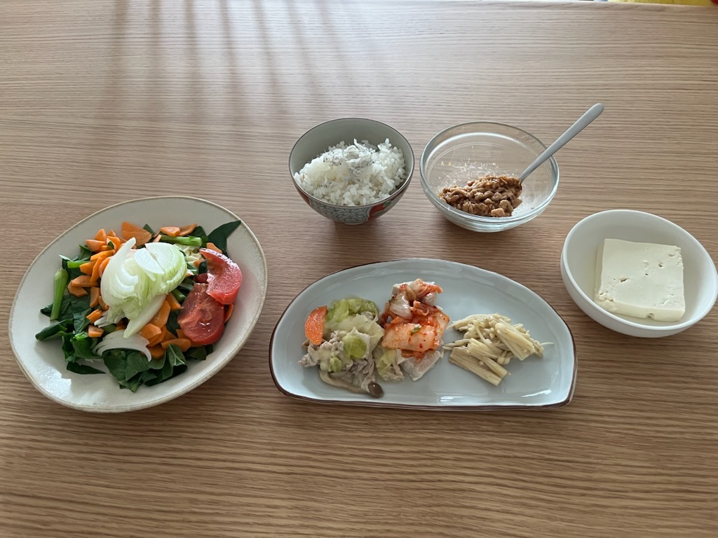 小皿に盛った私の夕ご飯