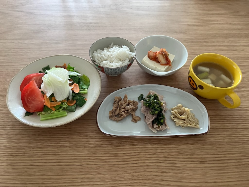 小皿に盛った私の夕ご飯