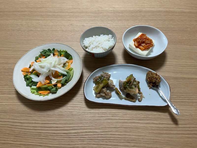 小皿に盛った私の夕ご飯