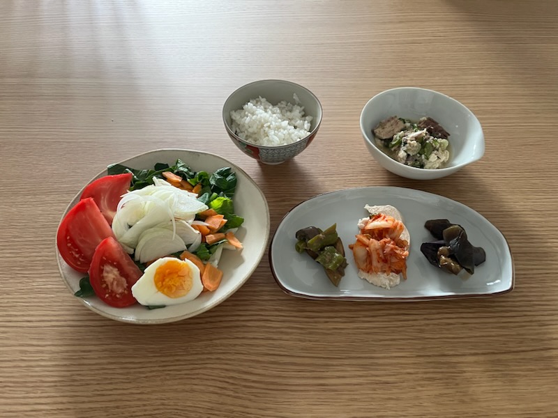 小皿に盛った私の夕ご飯