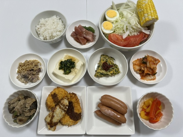 小皿に盛った料理