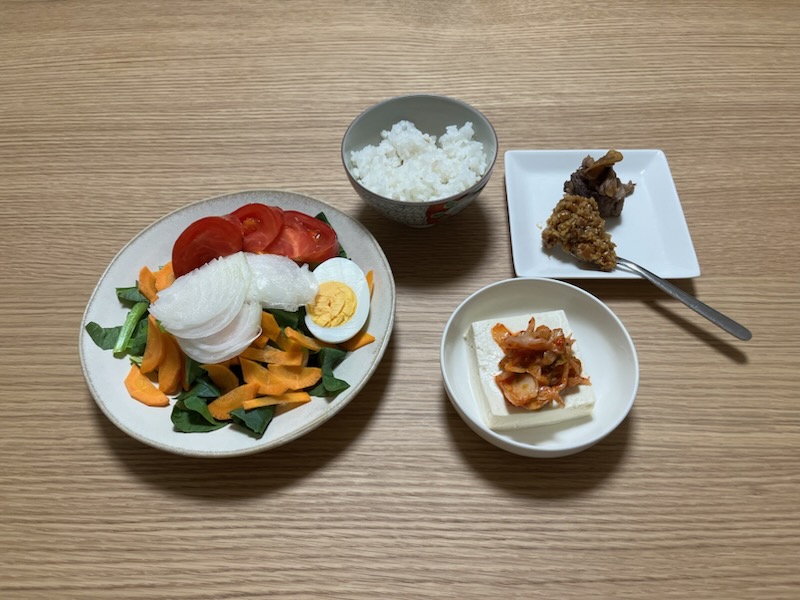 小皿に盛った私の夕ご飯