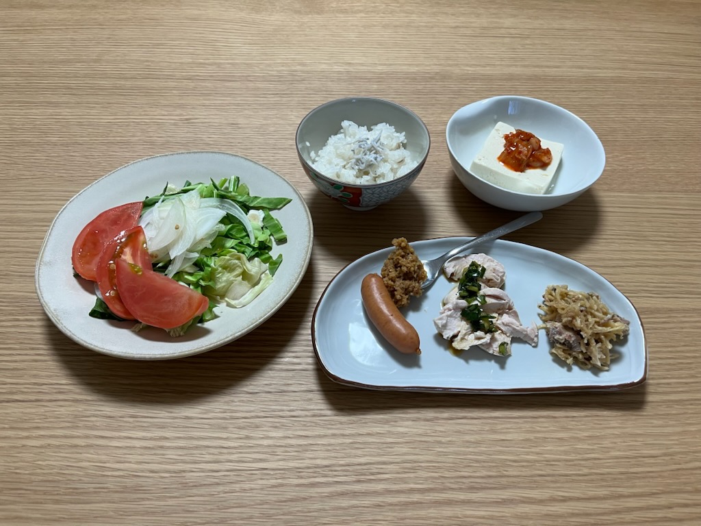 小皿に盛った私の夕ご飯