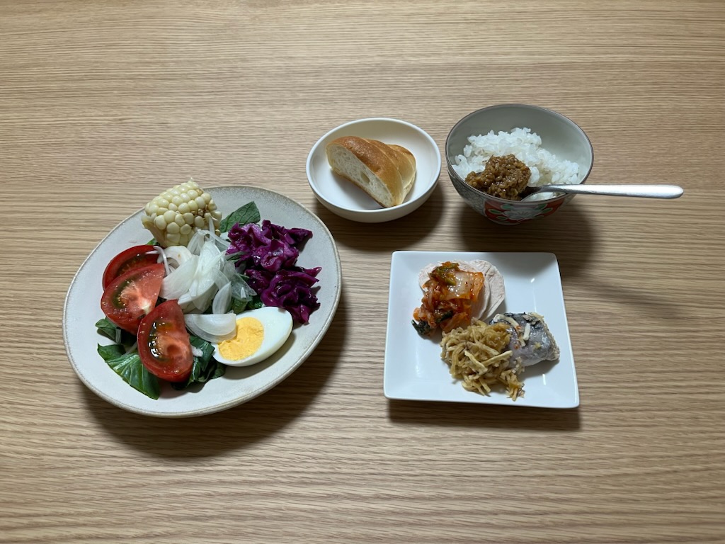小皿に盛った料理