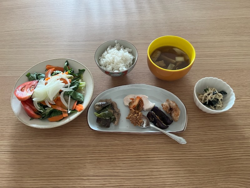 小皿に盛った私の夕ご飯