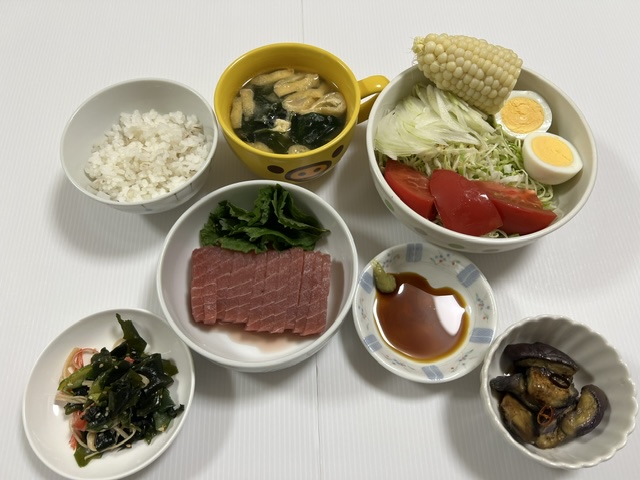 小皿に盛った料理