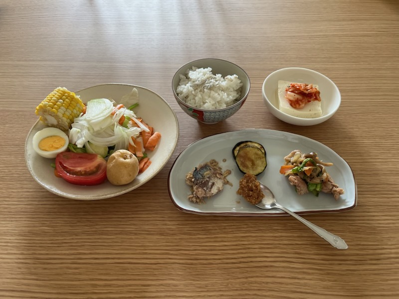 小皿に盛った私の昼ご飯