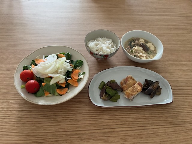 小皿に盛った私の夕ご飯