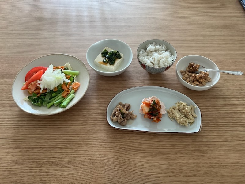 小皿に盛った私の夕ご飯
