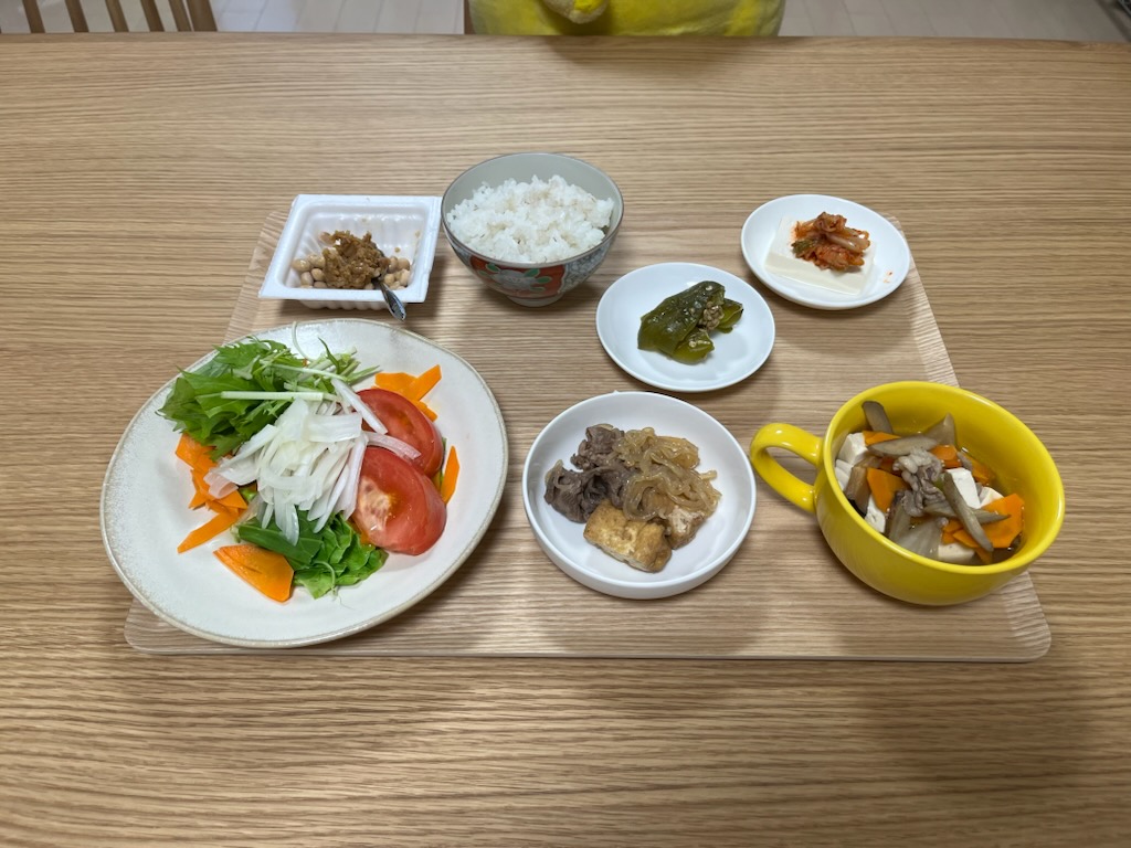 小皿に盛った私の夕ご飯