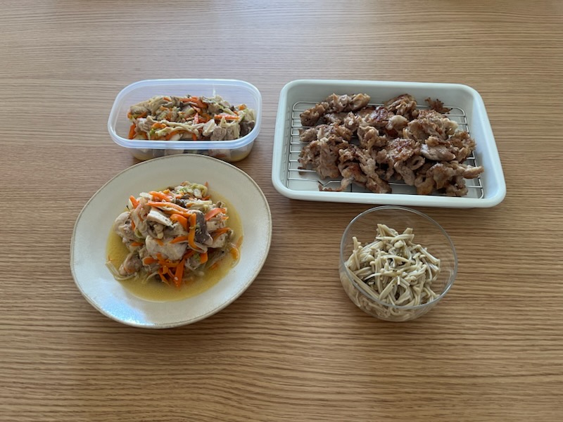 カジキマグロと野菜のソテー、豚小間肉の唐揚げ粉焼き、えのきの柚子胡椒和え