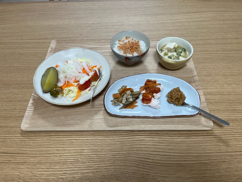 小皿に盛った私の夕ご飯