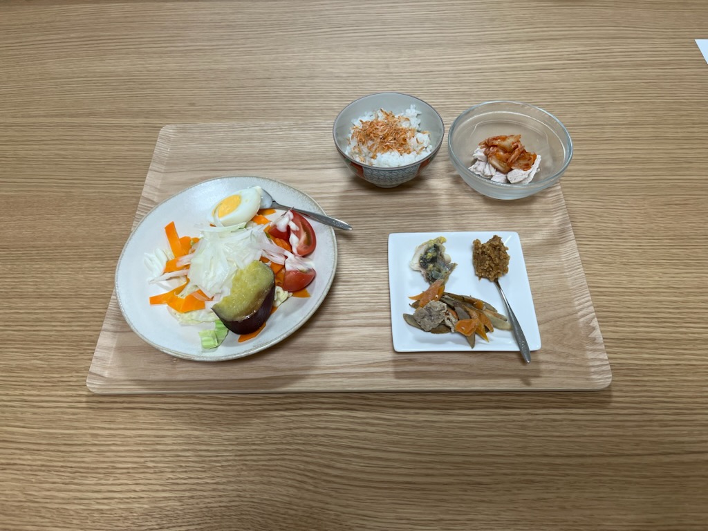 小皿に盛った私の夕ご飯