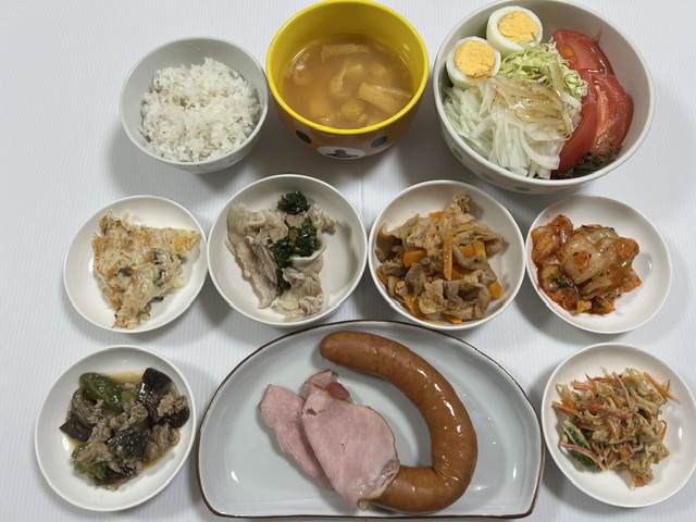 小皿に盛った料理