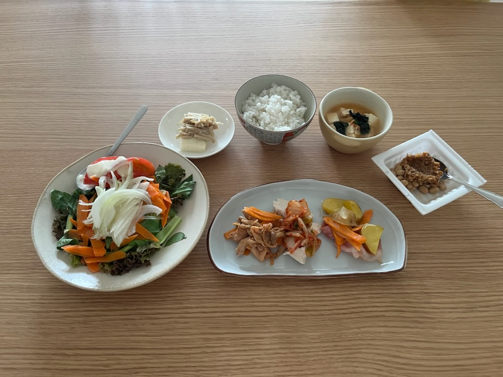 小皿に盛った私の夕ご飯