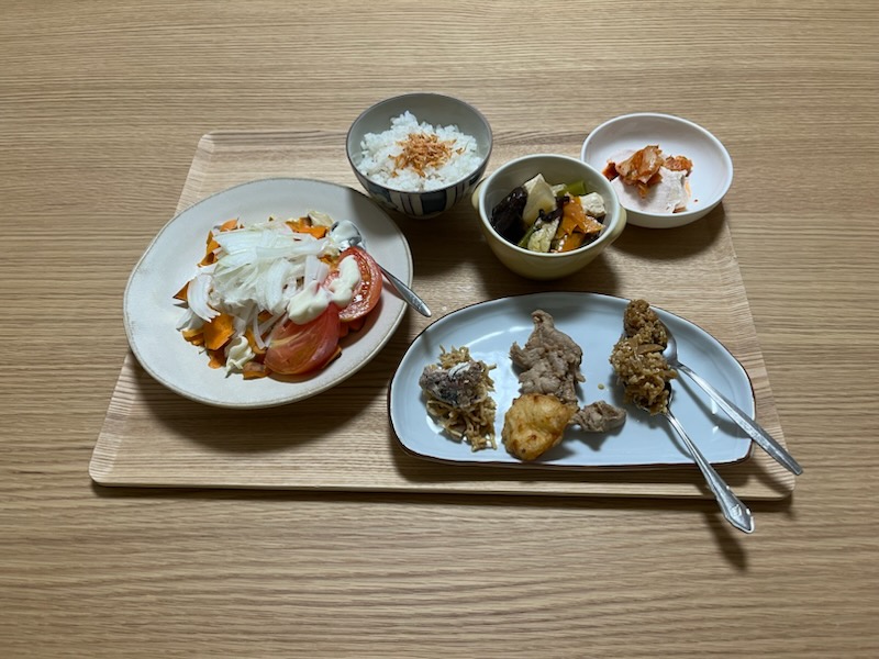 小皿に盛った私の夕ご飯