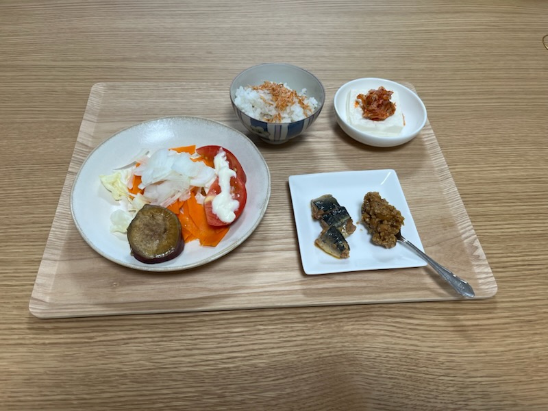 小皿に盛った私の夕ご飯