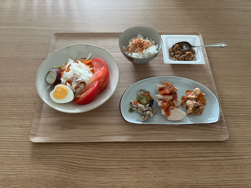 小皿に盛った私の夕ご飯
