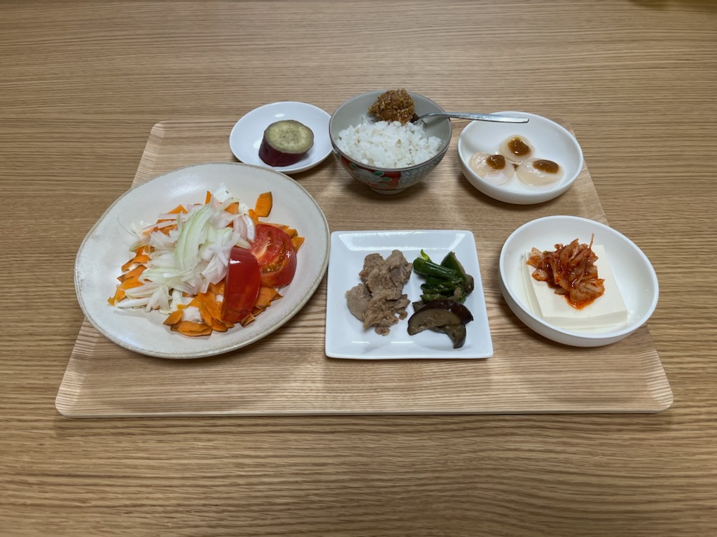 小皿に盛った私の夕ご飯