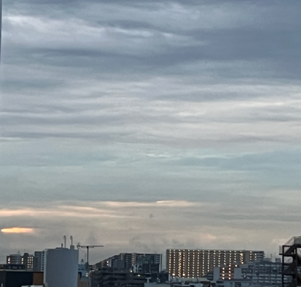朝の空