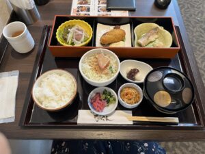 小皿に盛った私の昼ごはん