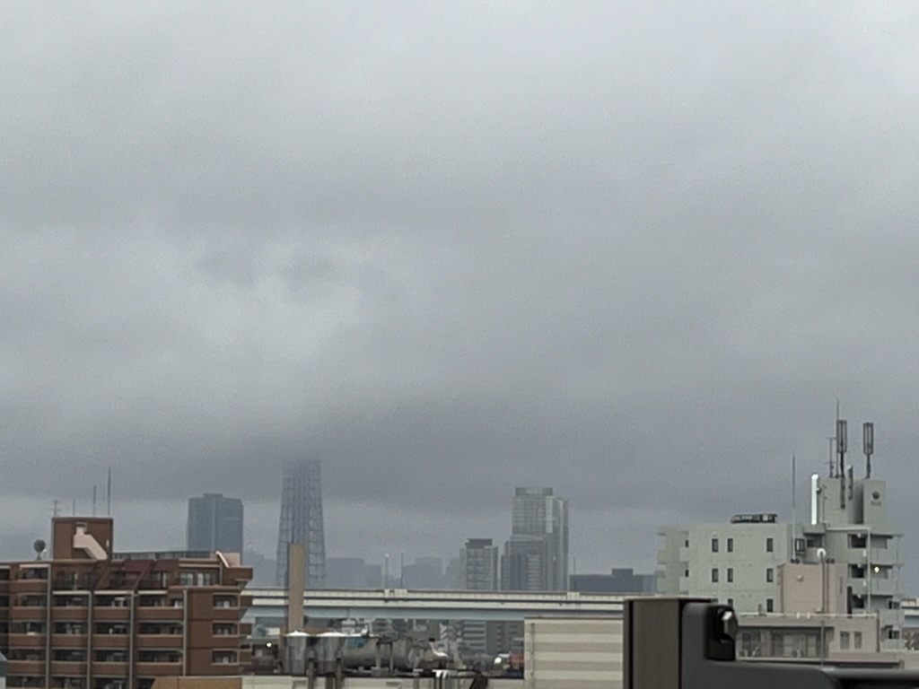 朝の空
