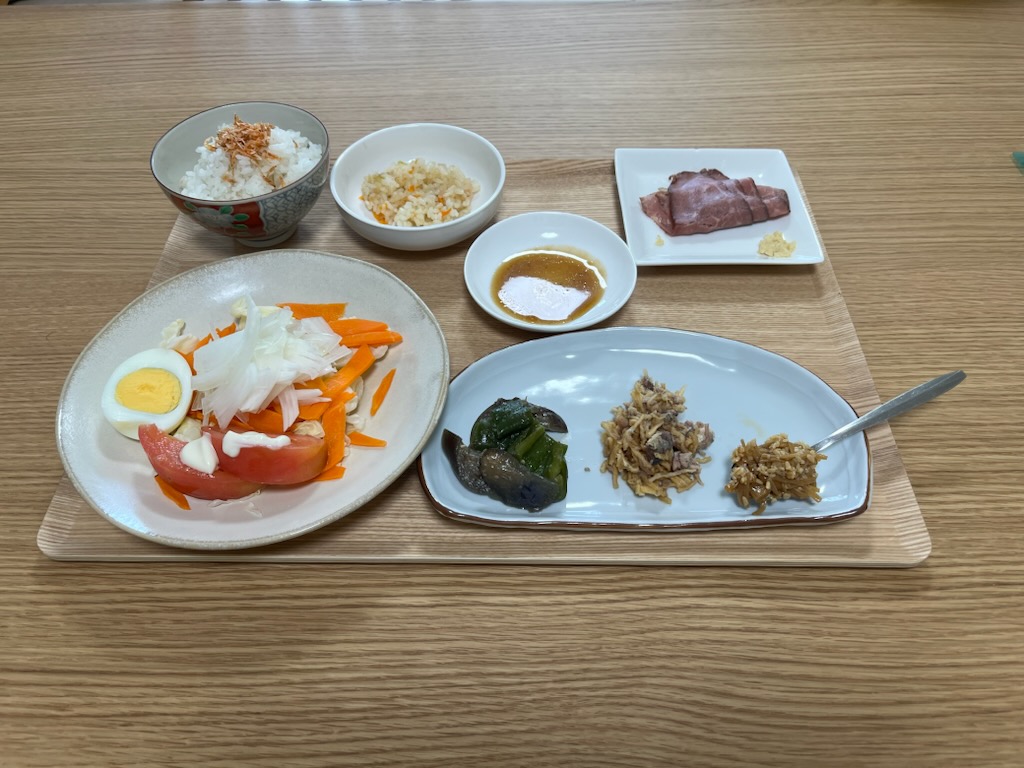 小皿に盛った私の昼ご飯