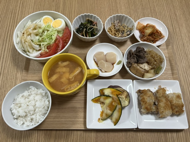 小皿に盛った料理