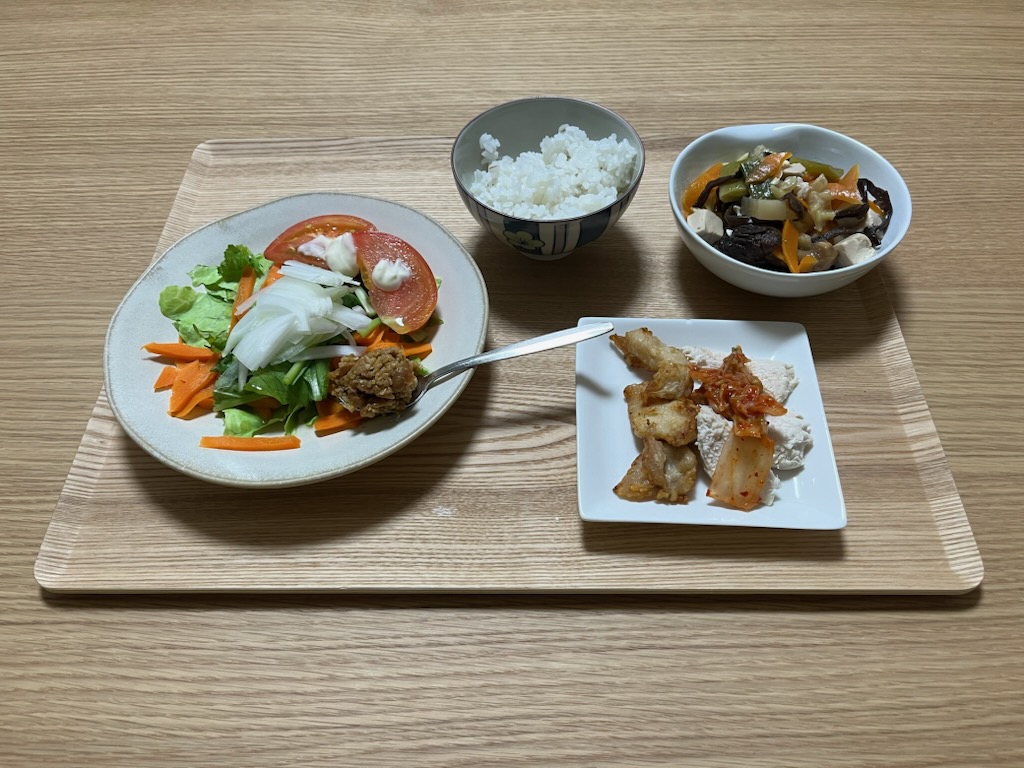 小皿に盛った料理