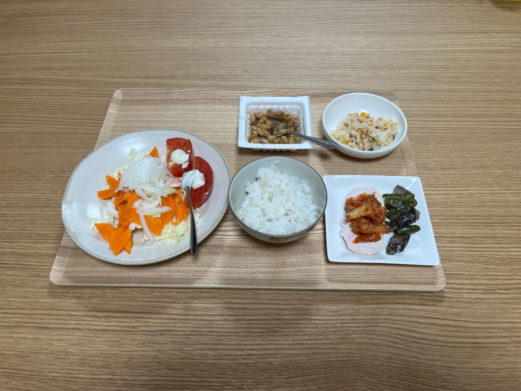 小皿に盛った料理