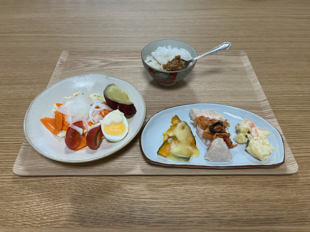 小皿に盛った私の昼ご飯