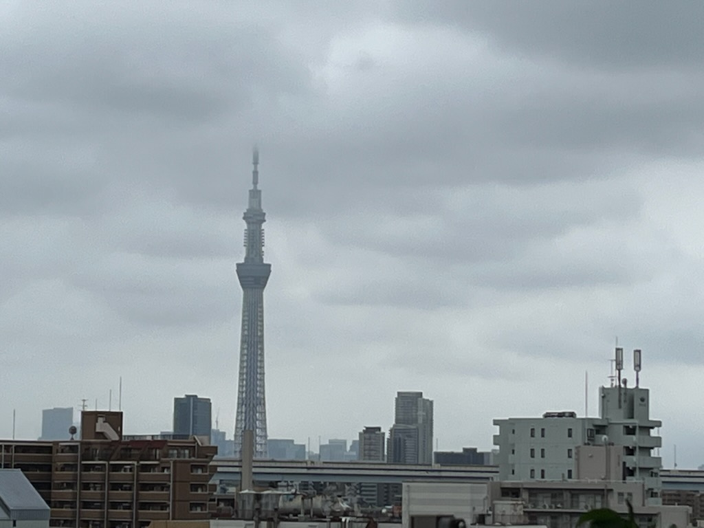 朝のスカイツリー