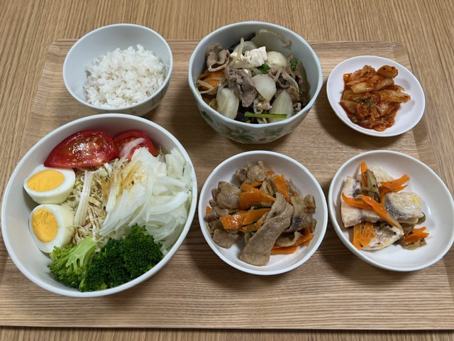 小皿に盛った料理