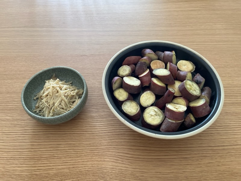 えのきの柚子胡椒和えとレンジ焼き芋