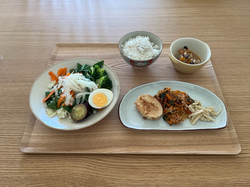 小皿に盛った私の昼ご飯