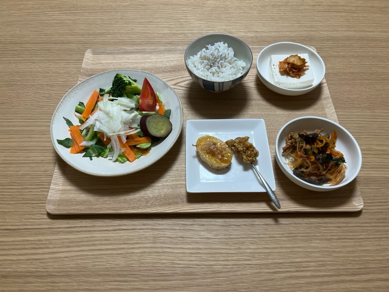 小皿に盛った私の夕ご飯