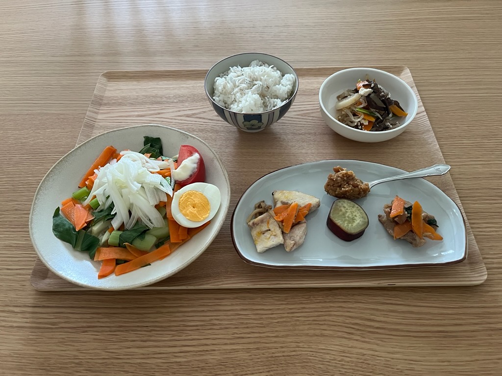 小皿に盛った私の昼ご飯