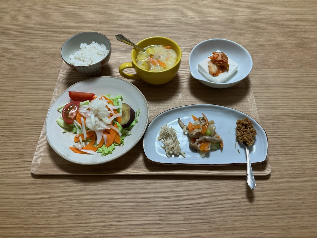 小皿に盛った私の夕ご飯