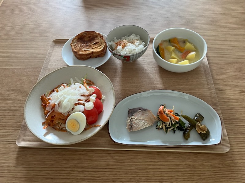 小皿に盛った私の昼ご飯