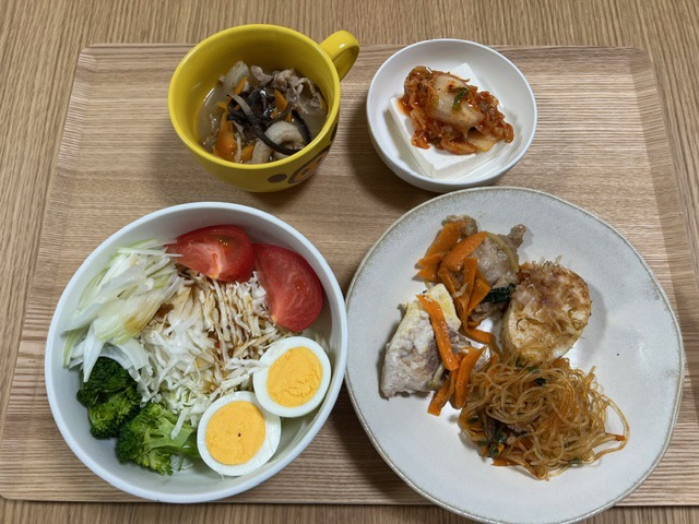 小皿に盛った料理