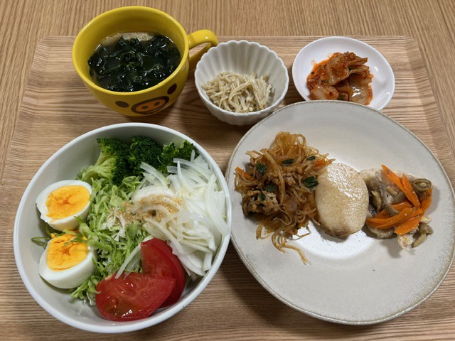 小皿に盛った料理