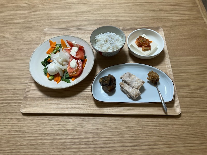 小皿に盛った私の夕ご飯
