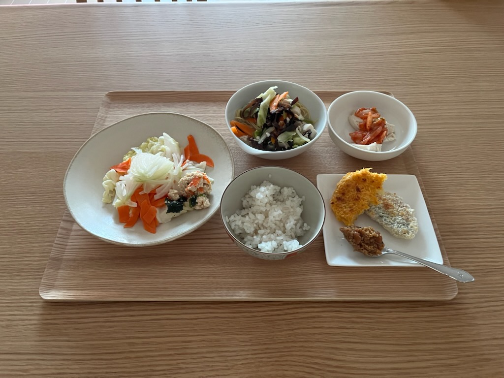 小皿に盛った私の夕ご飯