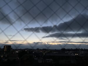 朝の空