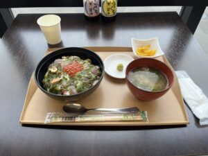 めかぶとお刺身の丼セット