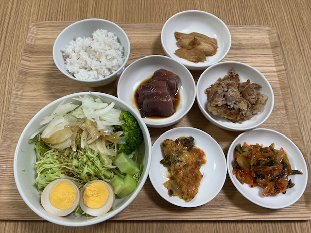 小皿に盛った料理