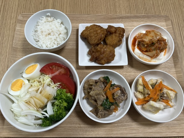 小皿に盛った料理
